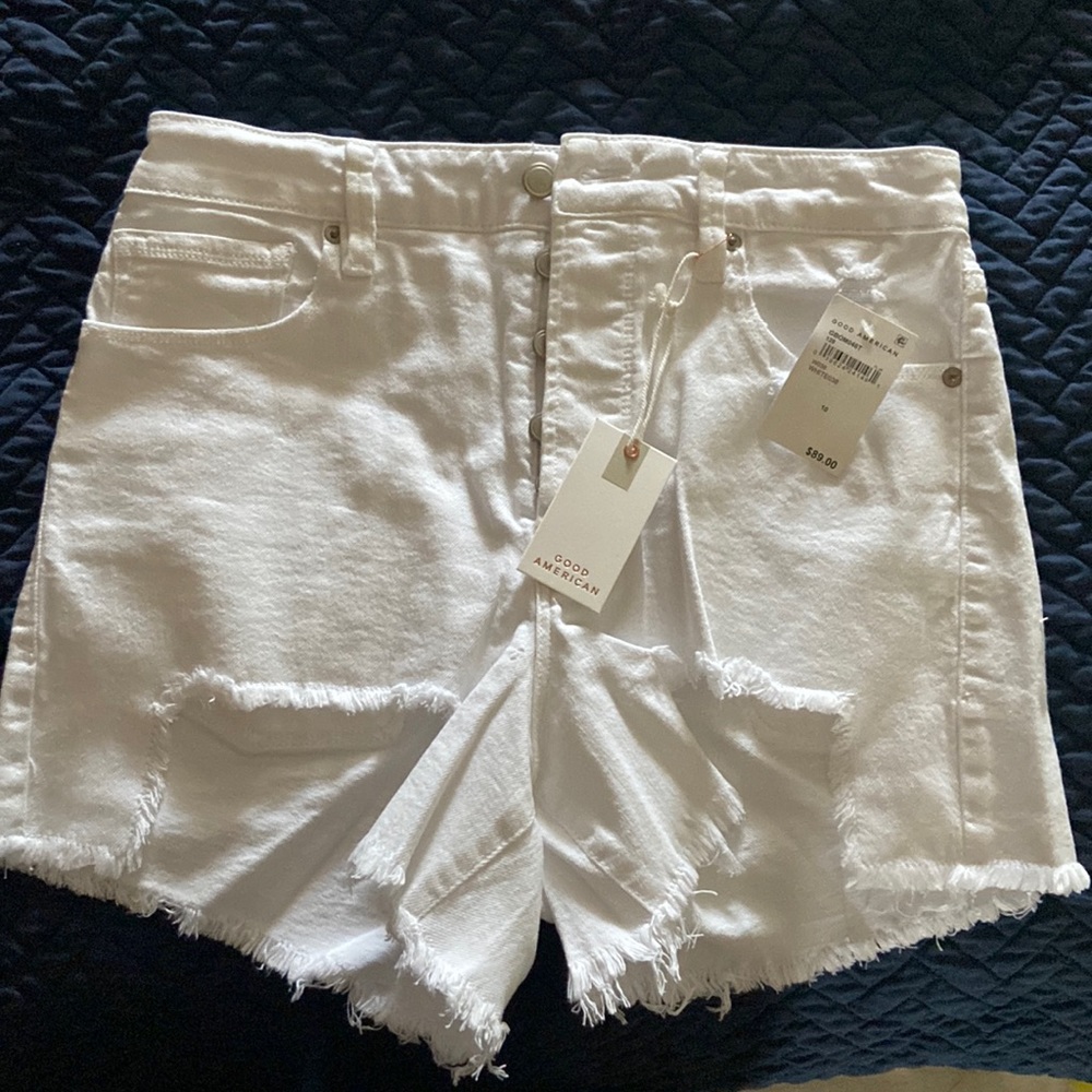 NWT white Good American Bombshell Short